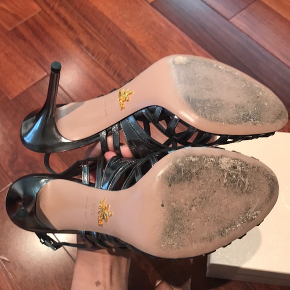 Prada heels - Picture 5 of 11